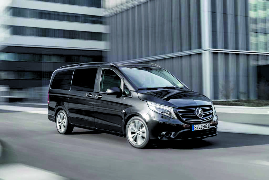 賓士九人座商務車