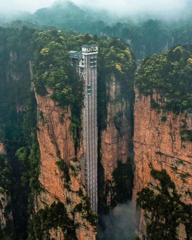 百龍電梯