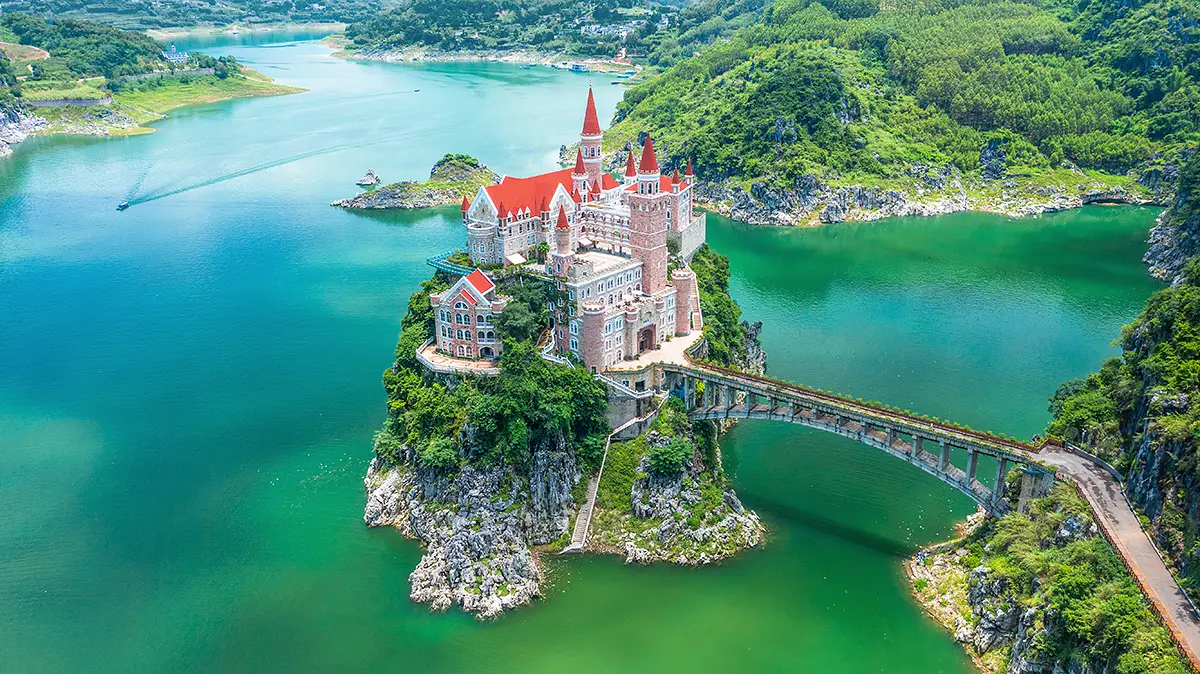 萬峰湖與萬峰林